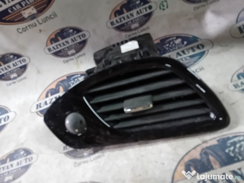 Grila ventilatie stanga Renault Grand Scenic 2014