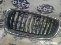 Grila centrala stanga BMW F30 2015