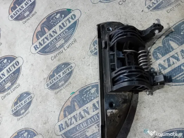 Maner exterior stanga fata Dacia Logan Mcv 2015