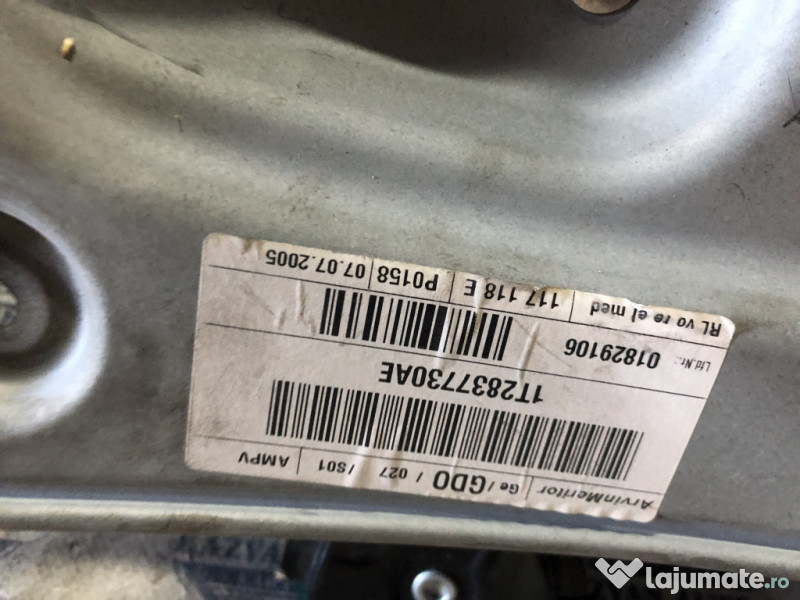 Macara geam dreapta fata Volkswagen Touran 2005