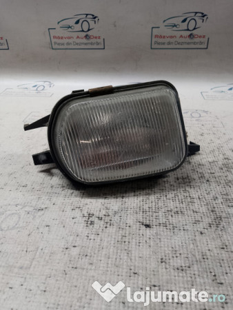 Proiector stanga Mercedes C 220 2003