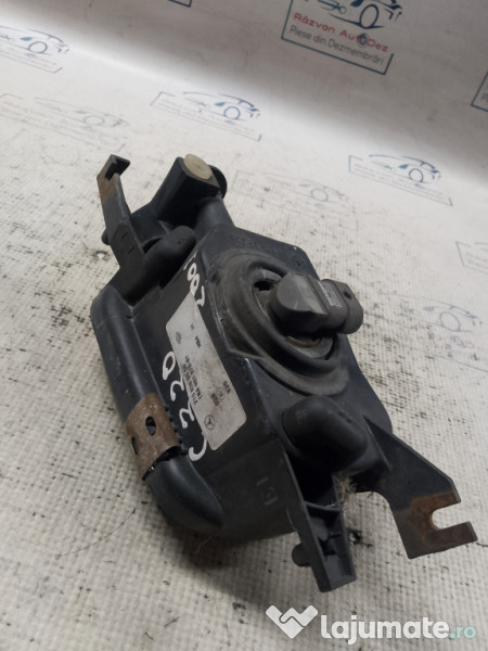 Proiector stanga Mercedes C 220 2003