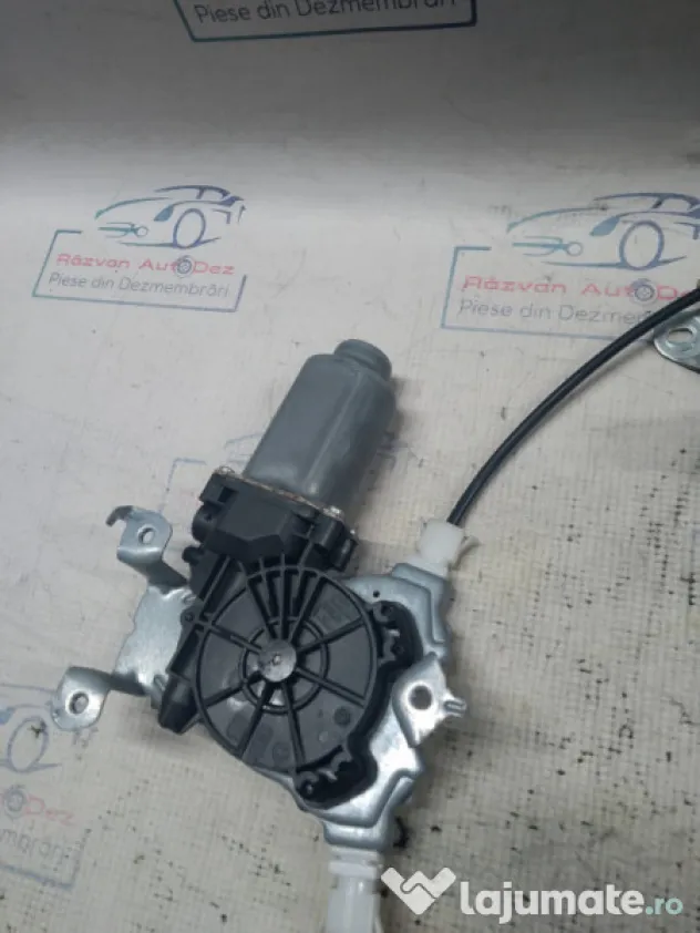 Macara geam dreapta spate Nissan Qashqai 2011