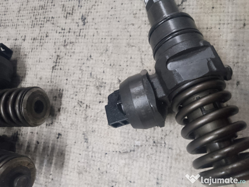 Injector Volkswagen Golf 5 1.9 2009