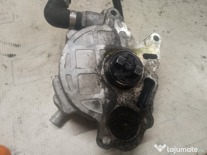 Pompa vacuum Audi A4 B8 2011