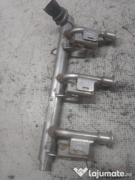 Rampa injectie Ford B-MAX 1.0 Benzina 2013