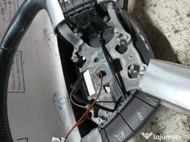 Volan cu comenzi Ford Kuga 2010