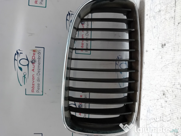 Grila centrala dreapta BMW Seria 1 118 2008