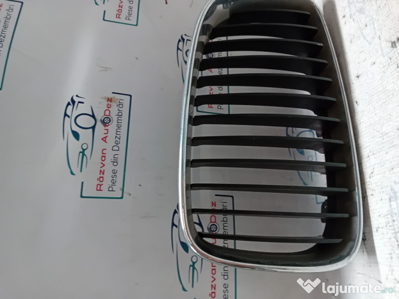 Grila centrala dreapta BMW Seria 1 118 2008