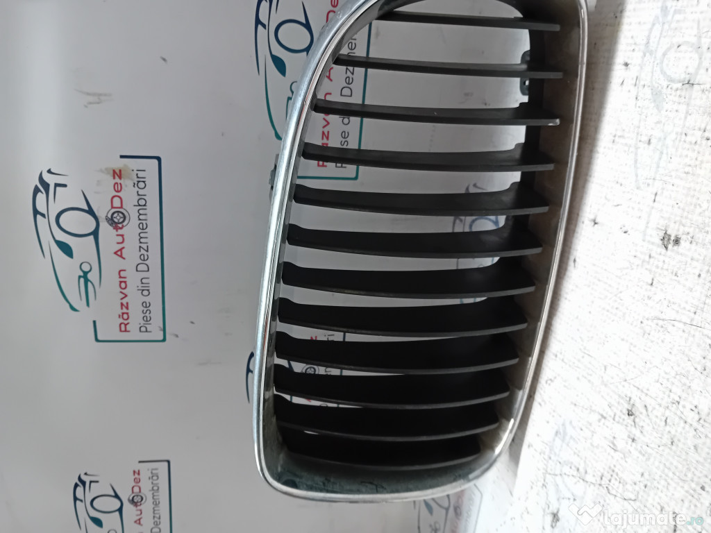 Grila centrala dreapta BMW Seria 1 118 2008