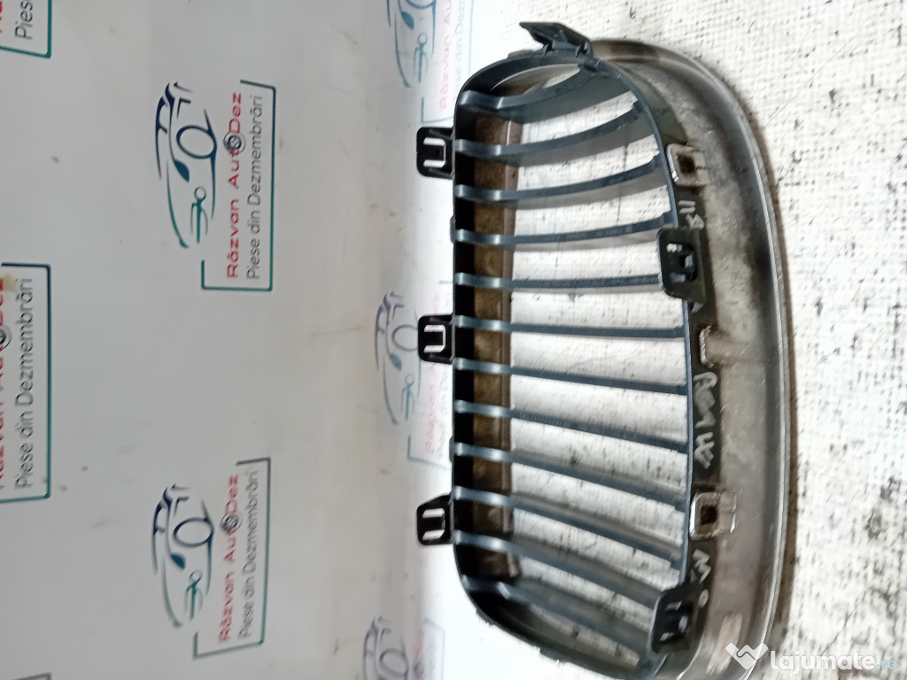Grila centrala dreapta BMW Seria 1 118 2008