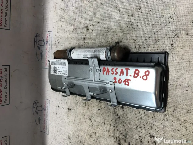 Airbag genunchi Volkswagen Passat B8 2015
