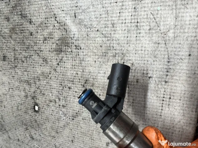 Injector Audi A3 8P 2.0 Benzina 2008