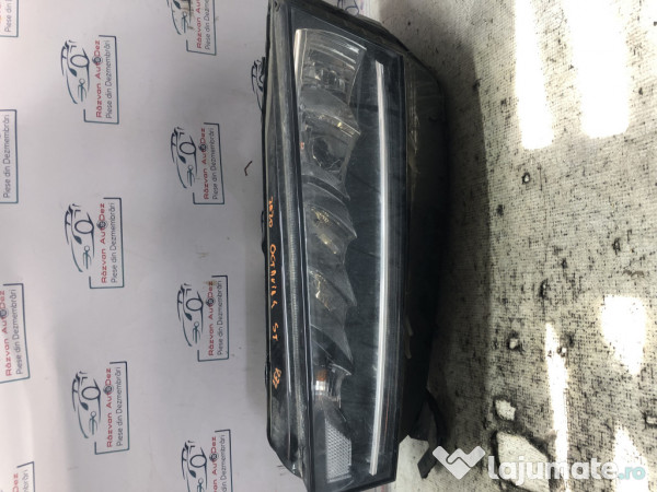 Far stanga cu led Skoda Octavia 4 2020