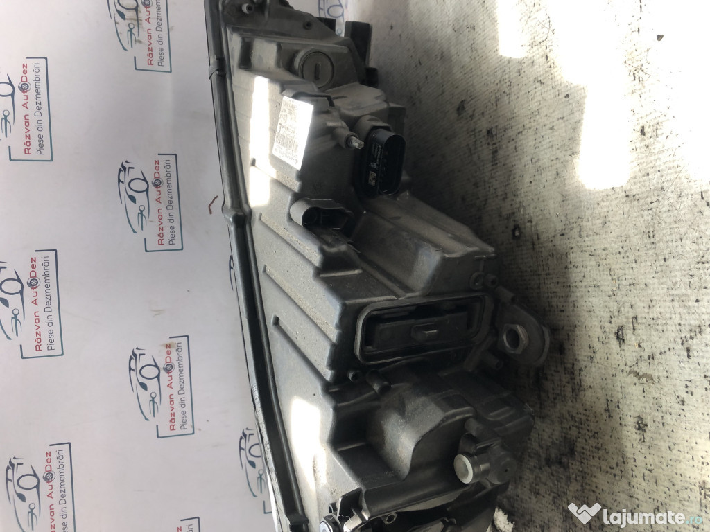 Far stanga cu led Skoda Octavia 4 2020