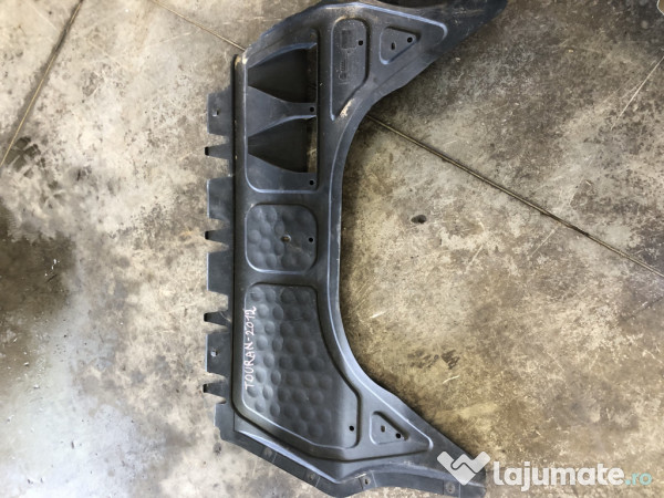 Scut motor plastic Volkswagen Touran 2012