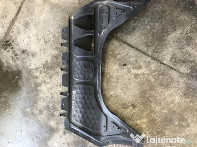 Scut motor plastic Volkswagen Touran 2012