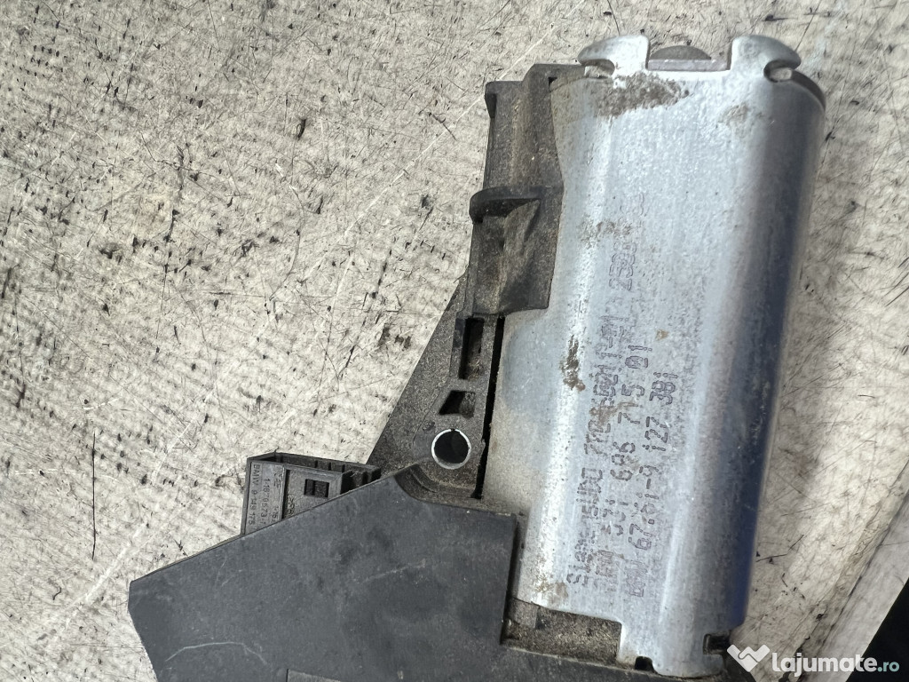 Motoras macara stanga fata BMW 5GT (F07) 2013