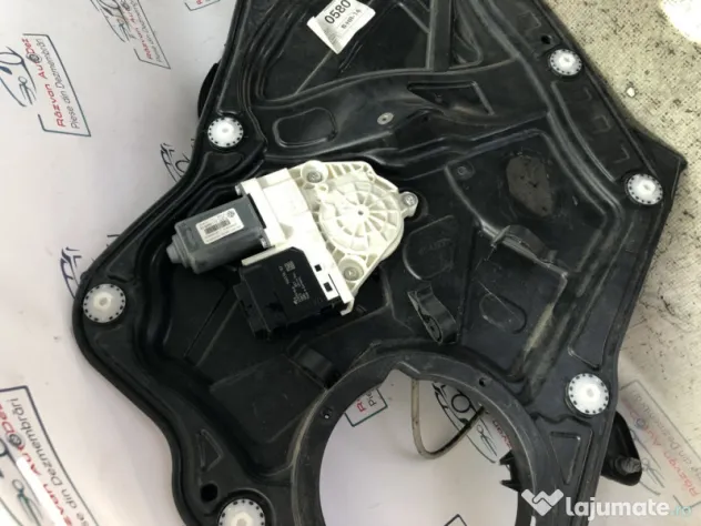Macara geam dreapta spate Volkswagen Passat CC 2011