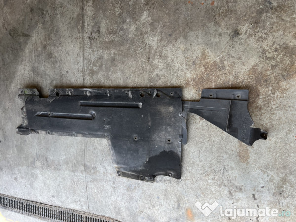 Scut lateral stanga BMW Seria 1 F20 2014