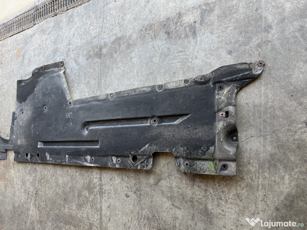 Scut lateral stanga BMW Seria 1 F20 2014