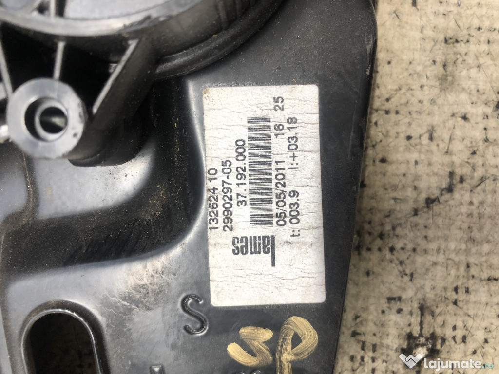 Macara geam stanga spate BMW X1 2010
