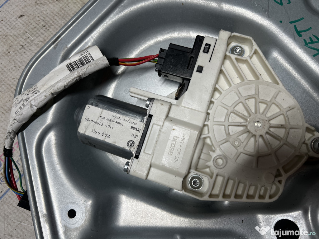 Macara geam stanga spate Skoda Yeti 2011