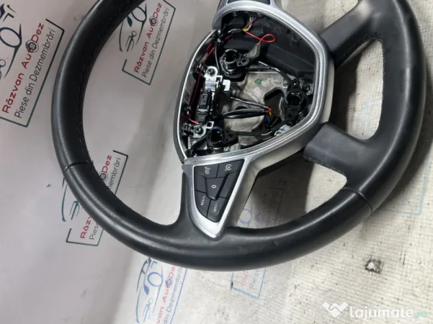Volan cu comenzi Dacia Duster 2021