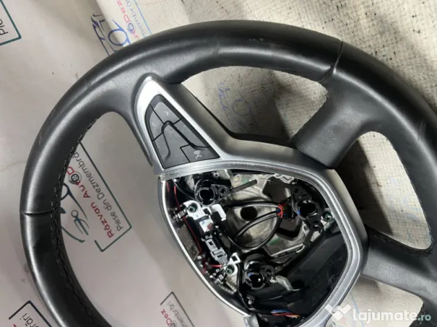 Volan cu comenzi Dacia Duster 2021
