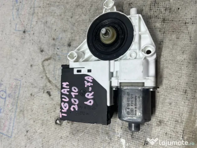 Motoras macara dreapta spate Volkswagen Tiguan 2010