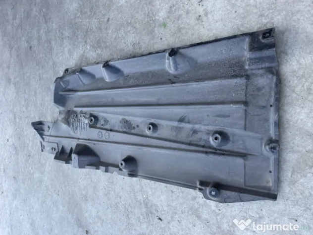 Scut lateral dreapta Ford Fiesta Hatchback 1.0 Benzina 2021