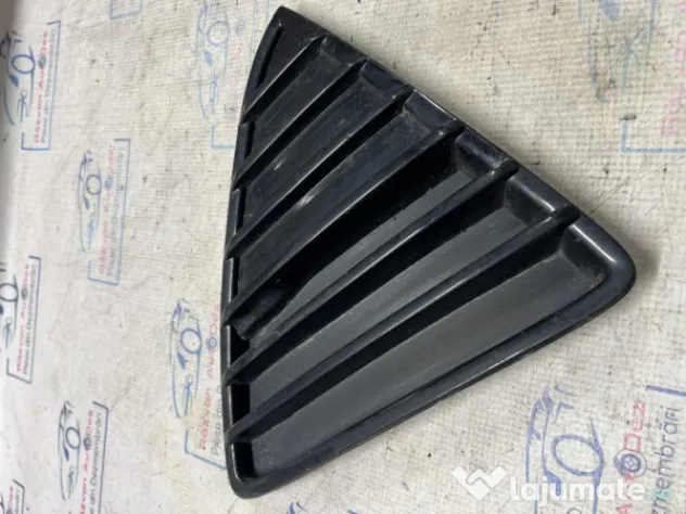 Grila proiector dreapta Ford Focus 3 2014