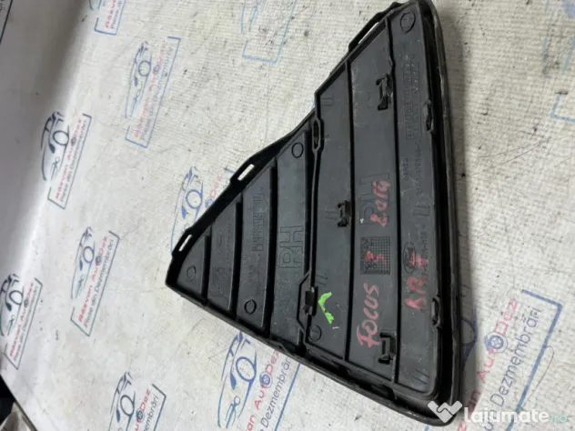 Grila proiector dreapta Ford Focus 3 2014