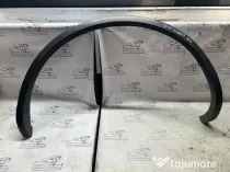 Bandou aripa stanga spate Volkswagen Touareg 2012