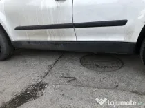 Prag stanga plastic Skoda Yeti 2.0 Motorina 2012