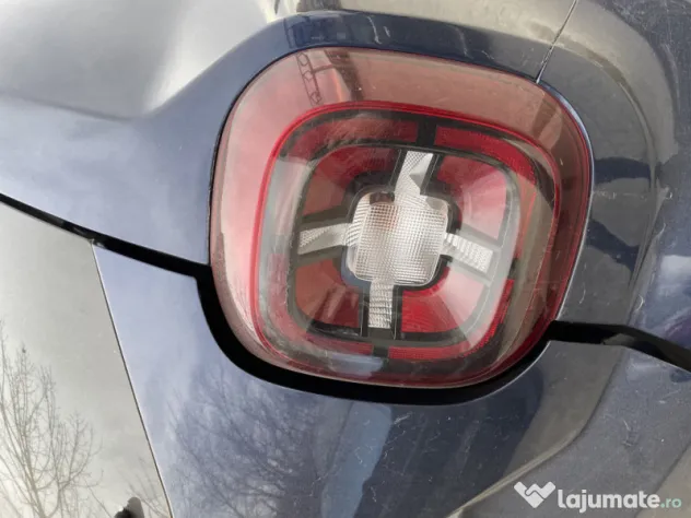 Stop dreapta aripa Dacia Duster 1.3 Benzina 2019