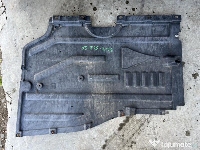 Scut lateral stanga spate BMW X3 F25 2.0 Motorina 2015