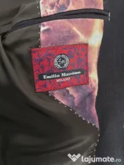 Costum barbati maro cu reflexii albastre 