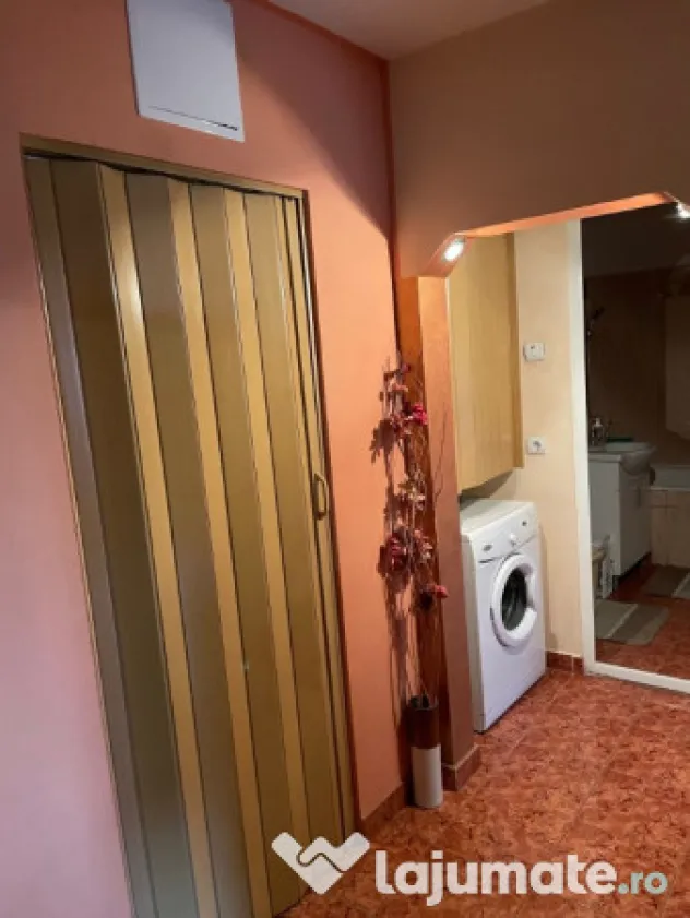 Închiriez apartament 2 camere, decomandat – zona Cornitoiu