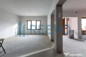 Vilă modernă în Cartierul CFR, cu mansardă și garaj