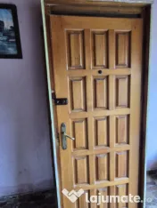 Usa intrare lemn masiv cu toc si vizor 