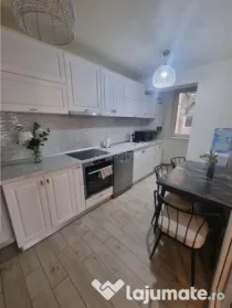 Apartament 3 cam et 2 decomandat renovat zona Colfescu