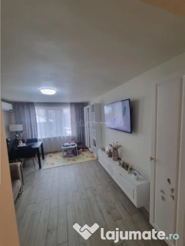 Apartament 3 cam et 2 decomandat renovat zona Colfescu