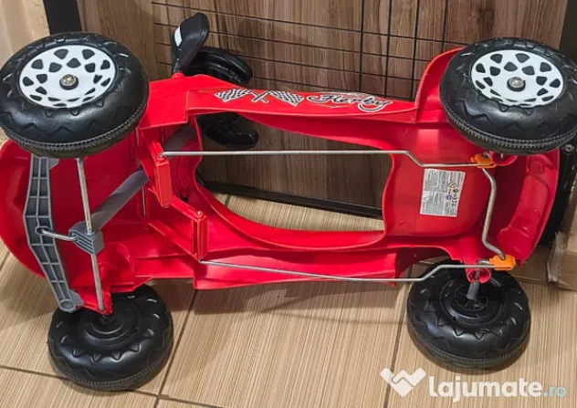 Masinuta copii mici NOUA rosie cu pedale si volan claxon masina baieti.