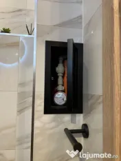 Ușă de vizitare cu ramă din aluminiu 