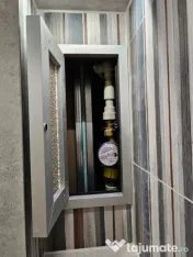 Ușă de vizitare cu ramă din aluminiu 