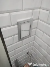 Ușă de vizitare cu ramă din aluminiu 