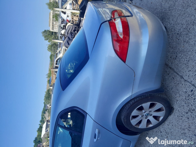 Aripa Stanga Spate Skoda Superb 2 2011