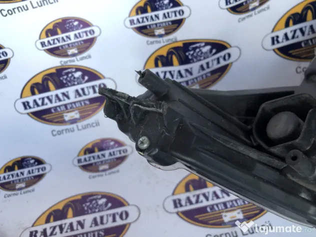 Far dreapta cu lupa Nissan Qashqai 1.2 Benzina 2014