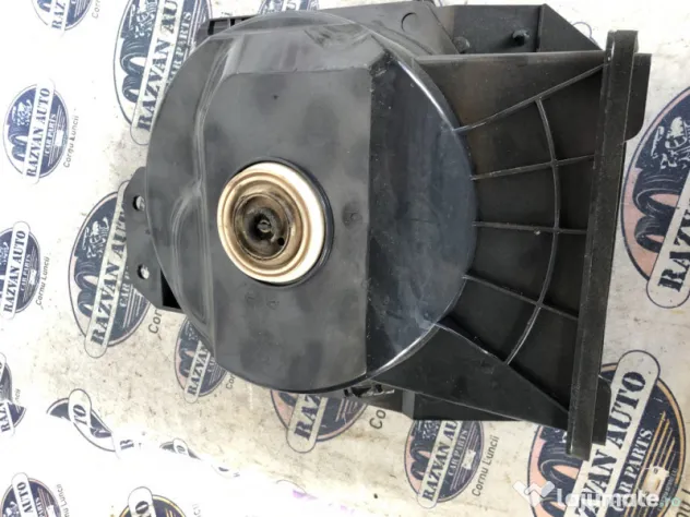 Boxa podea stanga BMW Seria 1 F20